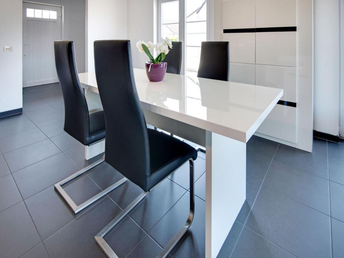 Modern Holiday Home In De Haan With Garden Exterior foto