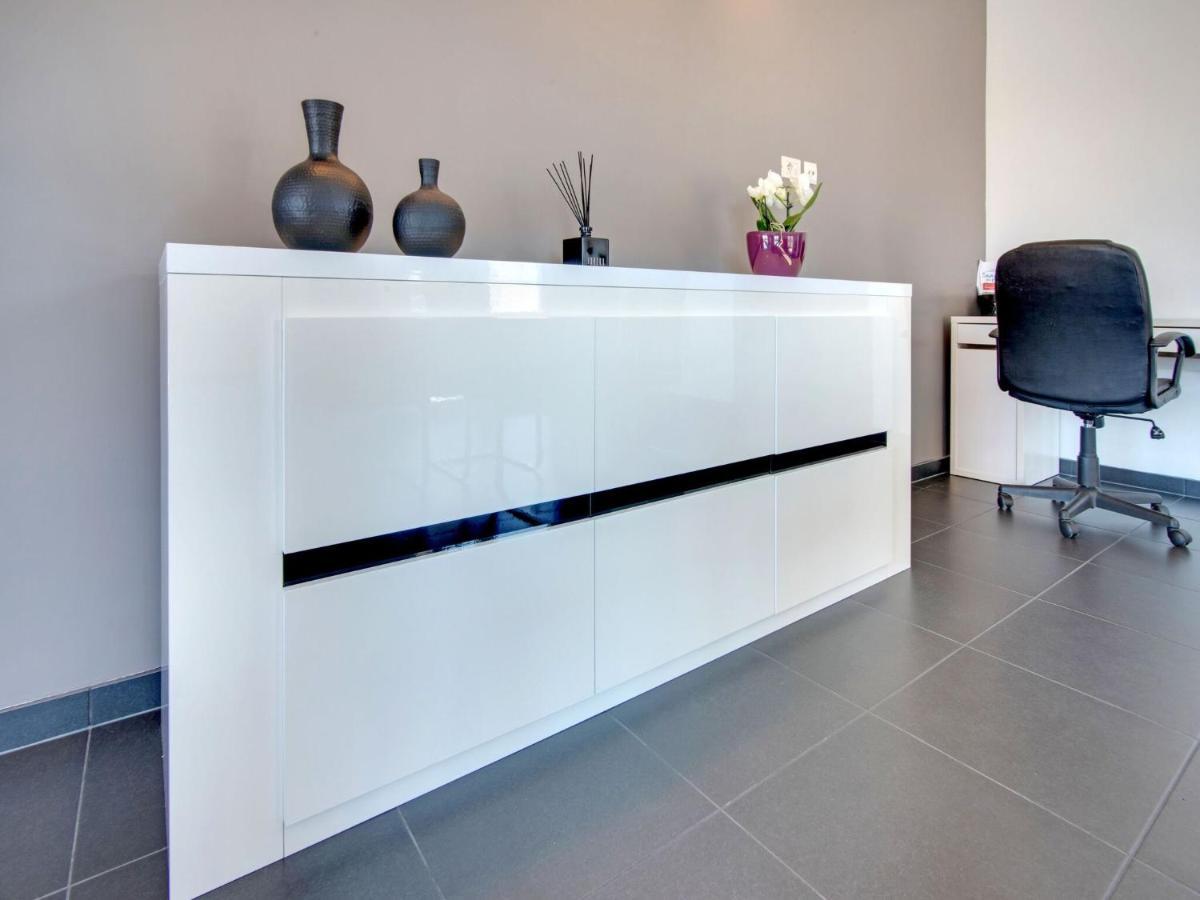 Modern Holiday Home In De Haan With Garden Exterior foto
